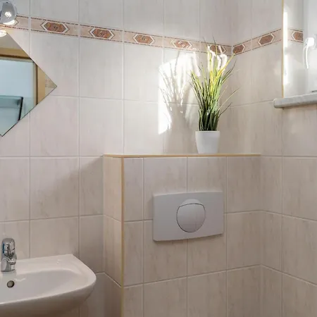 Nyaraló Doppelhaushaelfte 