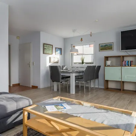 Nyaraló Doppelhaushaelfte 