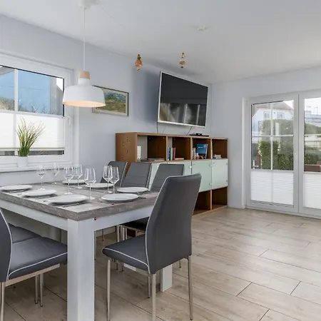 Nyaraló Doppelhaushaelfte 